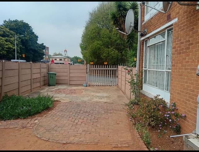2 BEDROOM TOWNHOUSE FOR SALE IN ALBERTON NORTH
